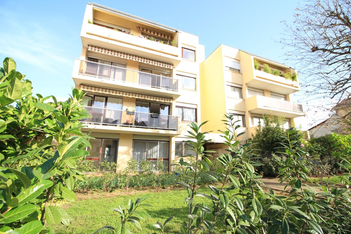 apartment 3 rooms for sale on LE PECQ (78230) - See details