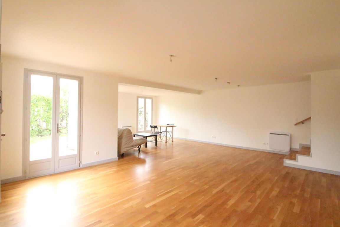 Location Maison 7 Pièces 140 m² Chatou