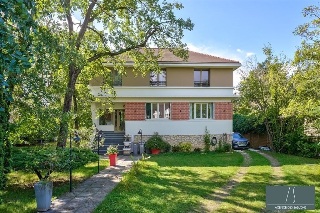 house 10 rooms for sale on LE VESINET (78110) - See details